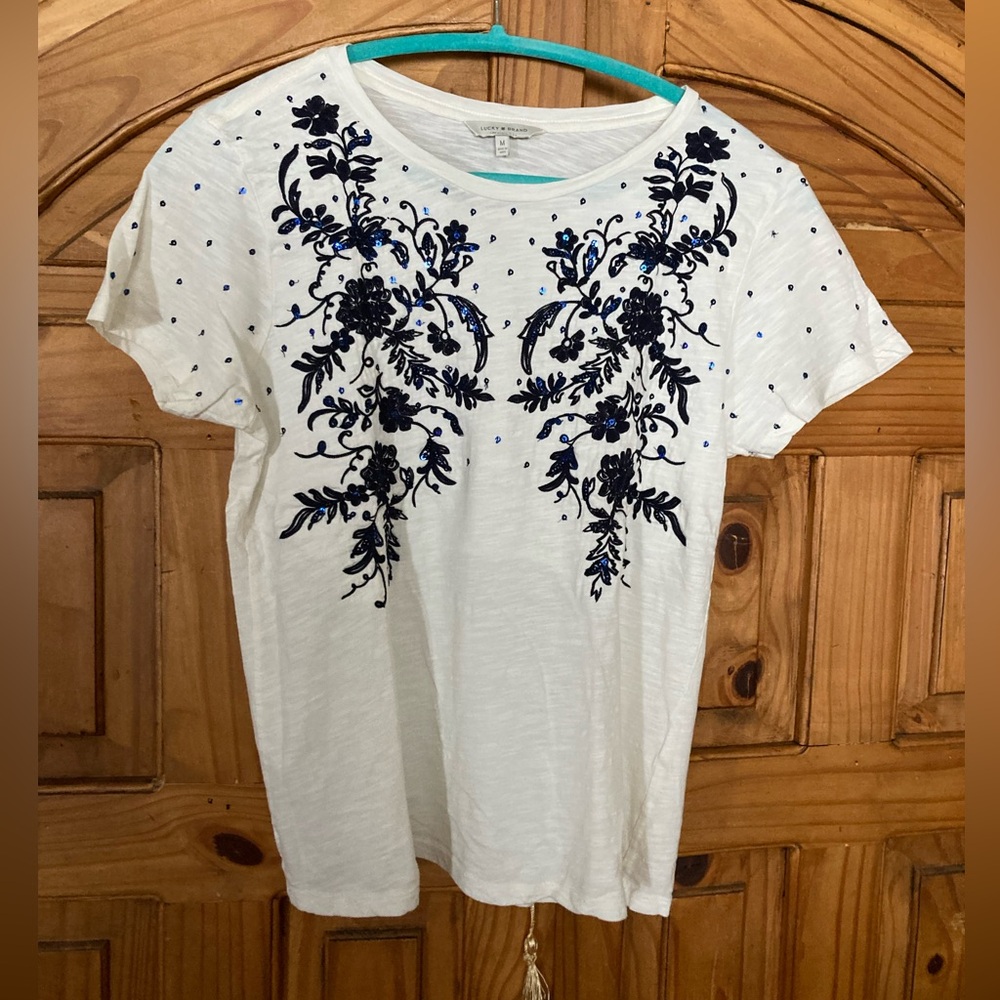 2/10.00 Lucky Brand White Embroidered T-Shirt with Sequins M